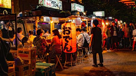 福岡市 夜ご飯 おすすめ ～夜の街を彩る食の冒険～